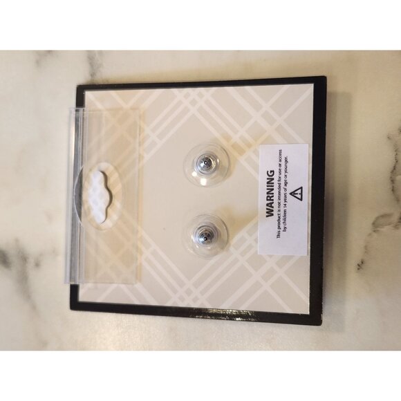 Dana Buchman Silver-Tone Teardrop Earrings Lightweight Elegant Style - Picture 3 of 5